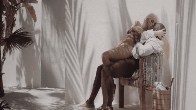 Làm tình cùng em ở phía sau nhà - phimsex69.vip