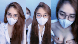 Hai em teen mới lớn livestream show hàng cực phê Part 4